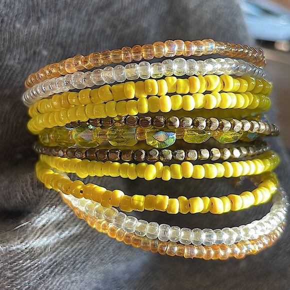 Yellow, peach and clear multi layer beaded bracelet!Jewelry Discount in Listing! - Picture 4 of 9